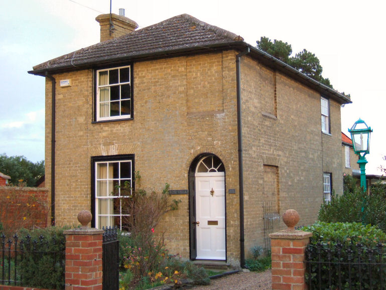 Rose Villa - Note the numerous dummy windows