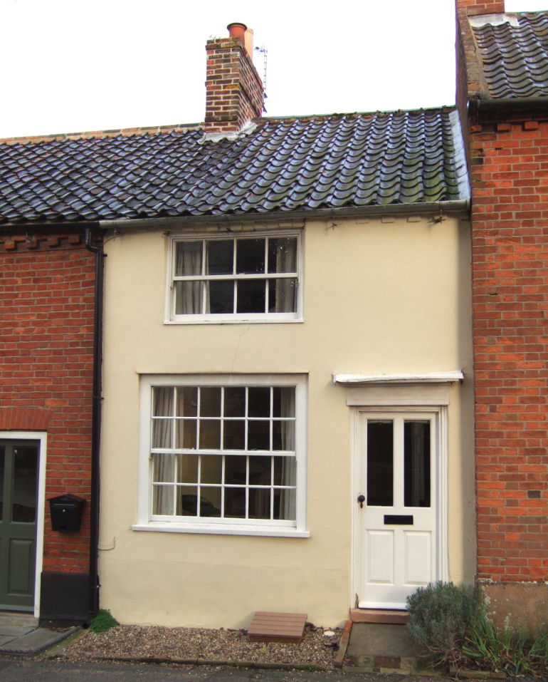 This house used to be a second Wangford sweet shop at one
                time